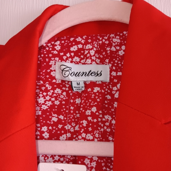 red collared jacket size S,M, elegant COUNTESS brand with a button on the front - Picture 6 of 8